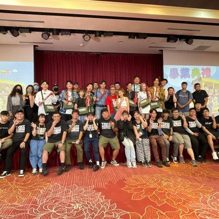 《综艺3国智》最后录影!李易深夜吐心声「全员签名t成纪念」