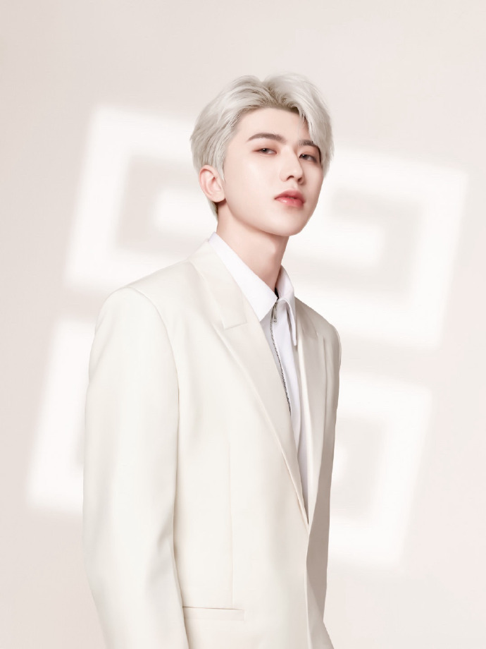 每个品牌霸霸都不能错过银发坤坤!纪梵希彩妆全新宣传图出炉