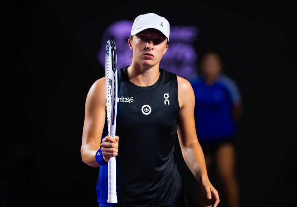 斯瓦泰克零封夺冠重回世界第一,网友:伴娘依旧黯然失色