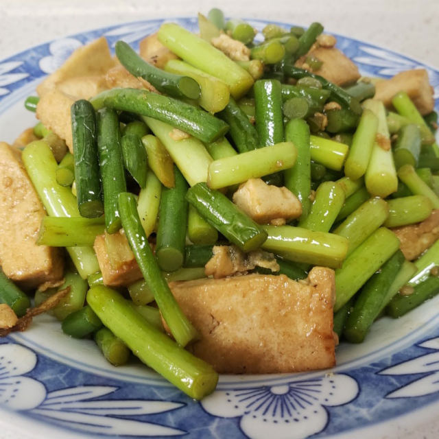 蒜苔炒豆腐,简单美味快手菜,超好吃