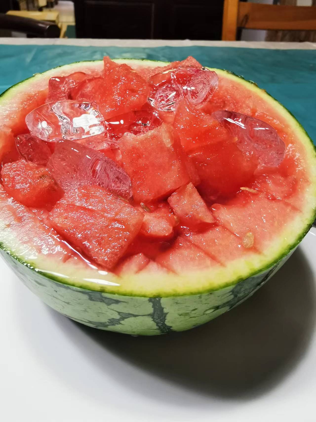 夏日里的冰镇西瓜