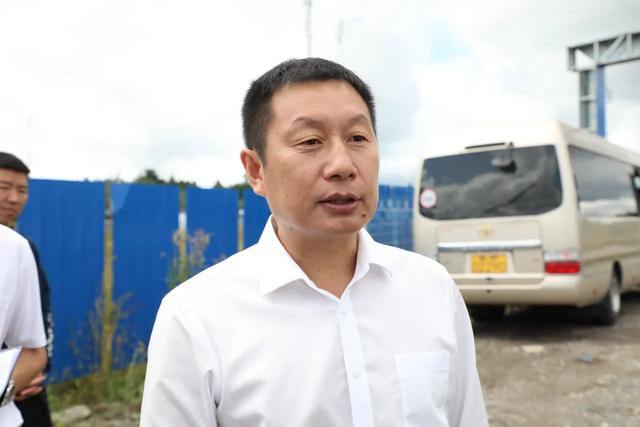 抚松县委副书记,县长王福源深入松江河镇调研棚户区改造项目进展情况