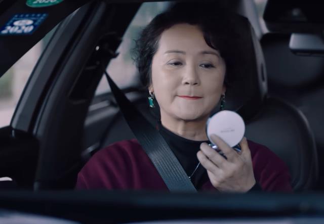 《暴风眼》:男主马尚的母亲胡玉萍,这个角色太能"惹事"了!