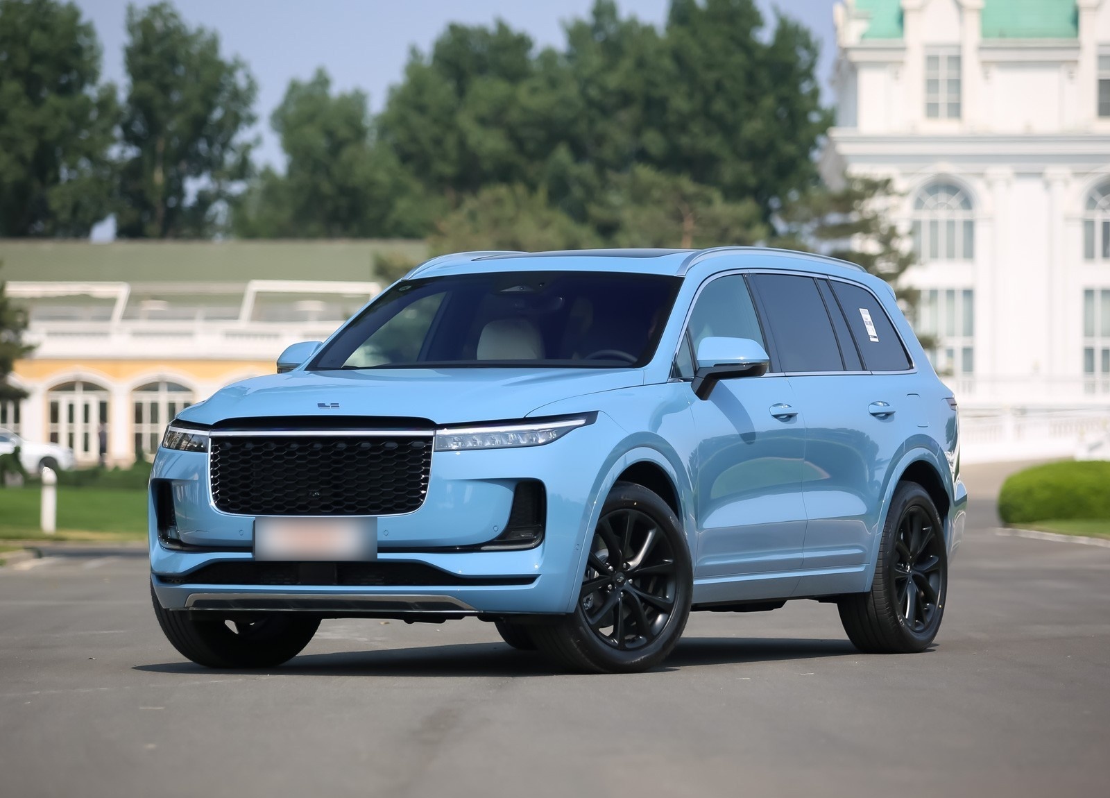 理想油电混合汽车吗?