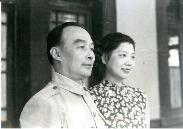 1950年元旦,胡宗南在西昌组织阅兵,军容如何?整整一个团