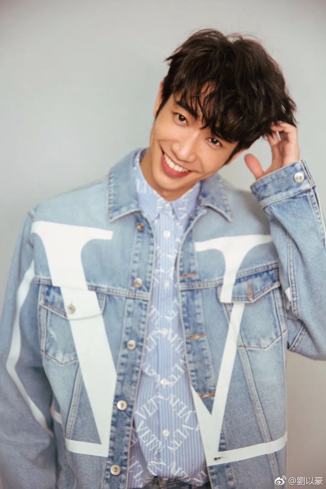 「mirror头条」举手书卷气,转身金石香|演员刘以豪的"多面"人生