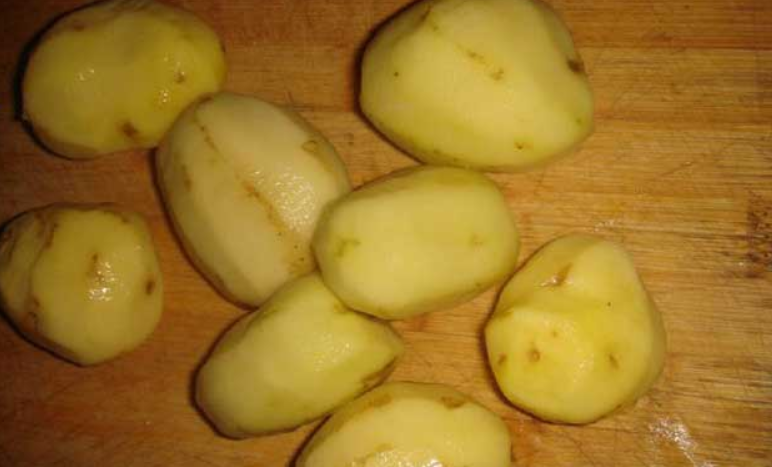 土豆敷脸祛斑的正确方法