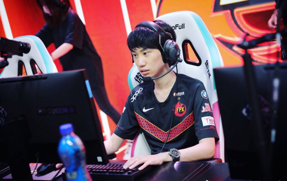 fpx状态低迷,硬币哥彻底自闭?唐小幽说出了真相