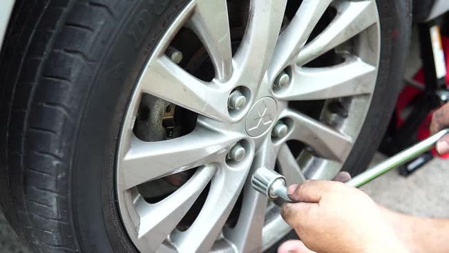 尽管剩余的这三颗螺丝依旧能稳住轮毂,但我们必须明白,每颗