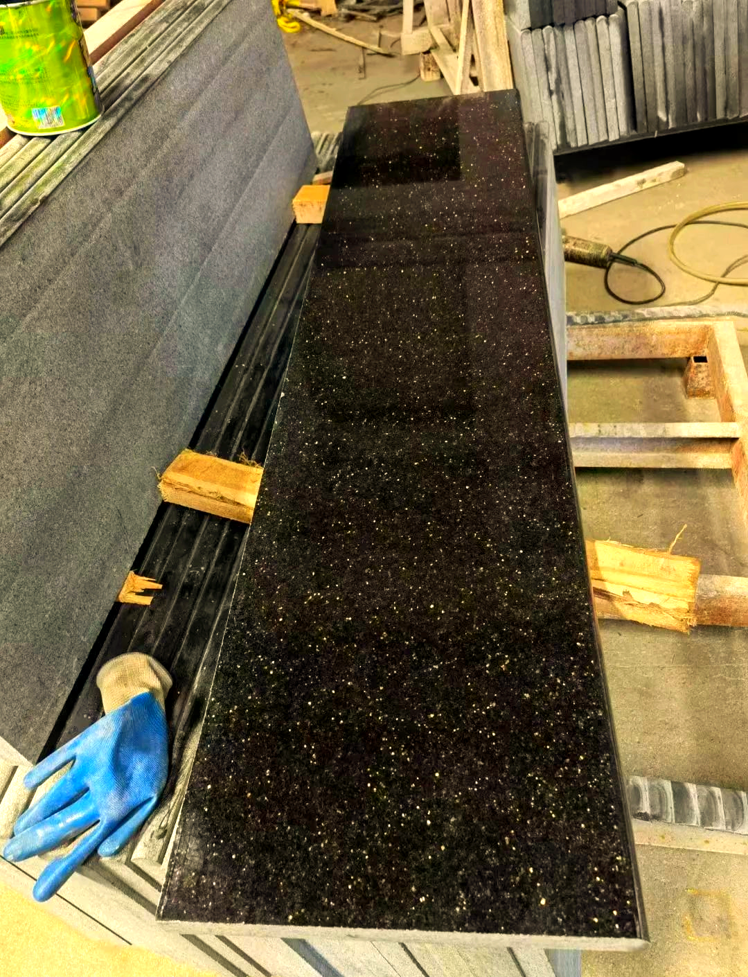 黑金沙大理石花岗岩:一种独特的石材选择