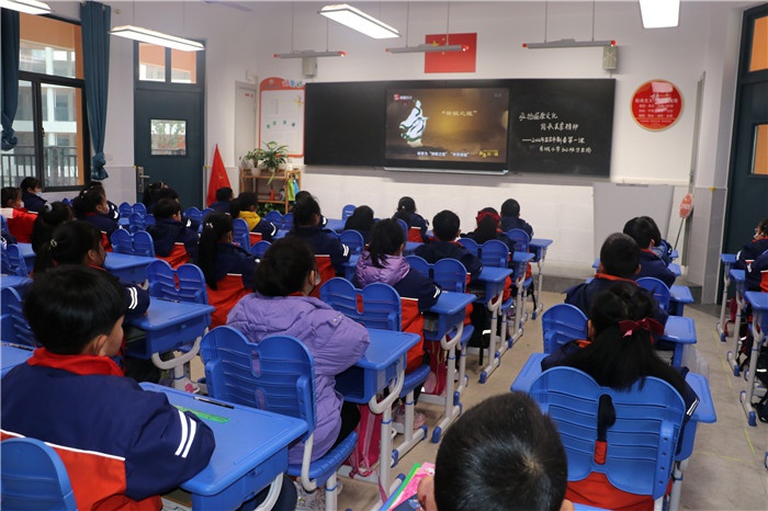 夷陵区东城小学"屈原文化进校园"暨首届校园读书节启动仪式开幕