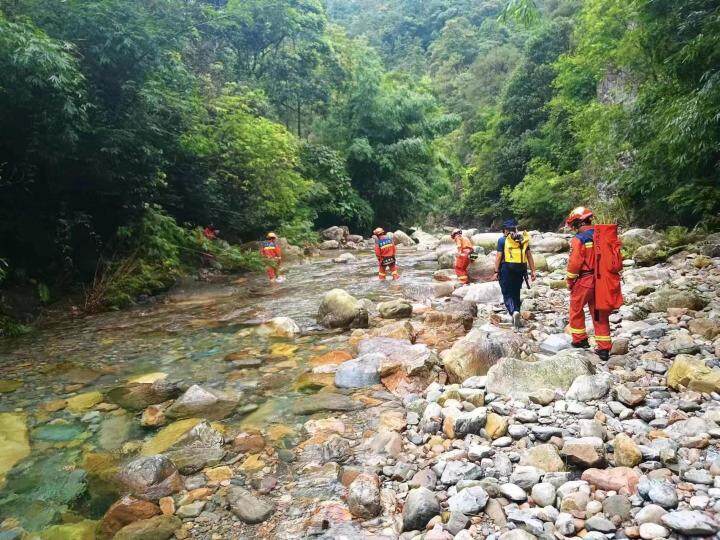 驴友擅闯清远英德石门台保护区被困,获救后还将面临处罚