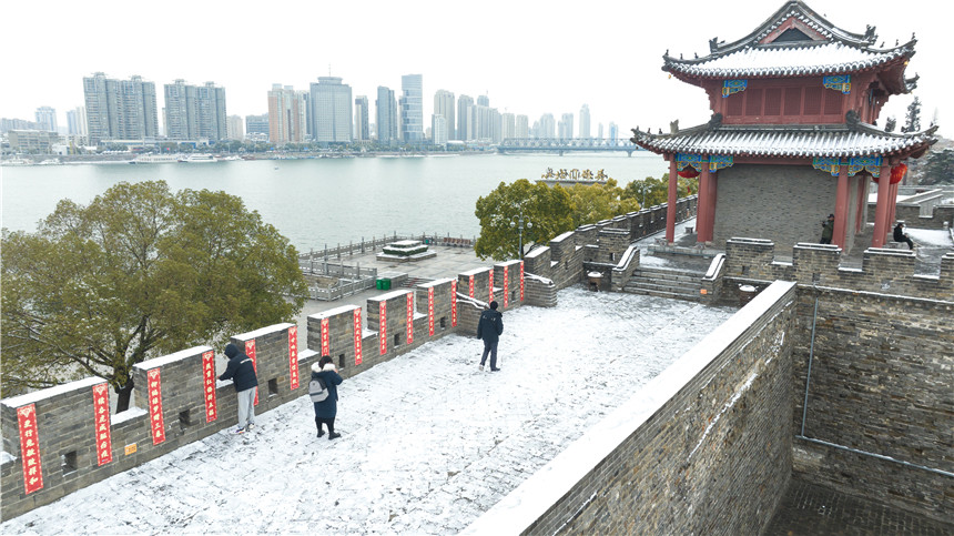 襄阳唐城雪景图片