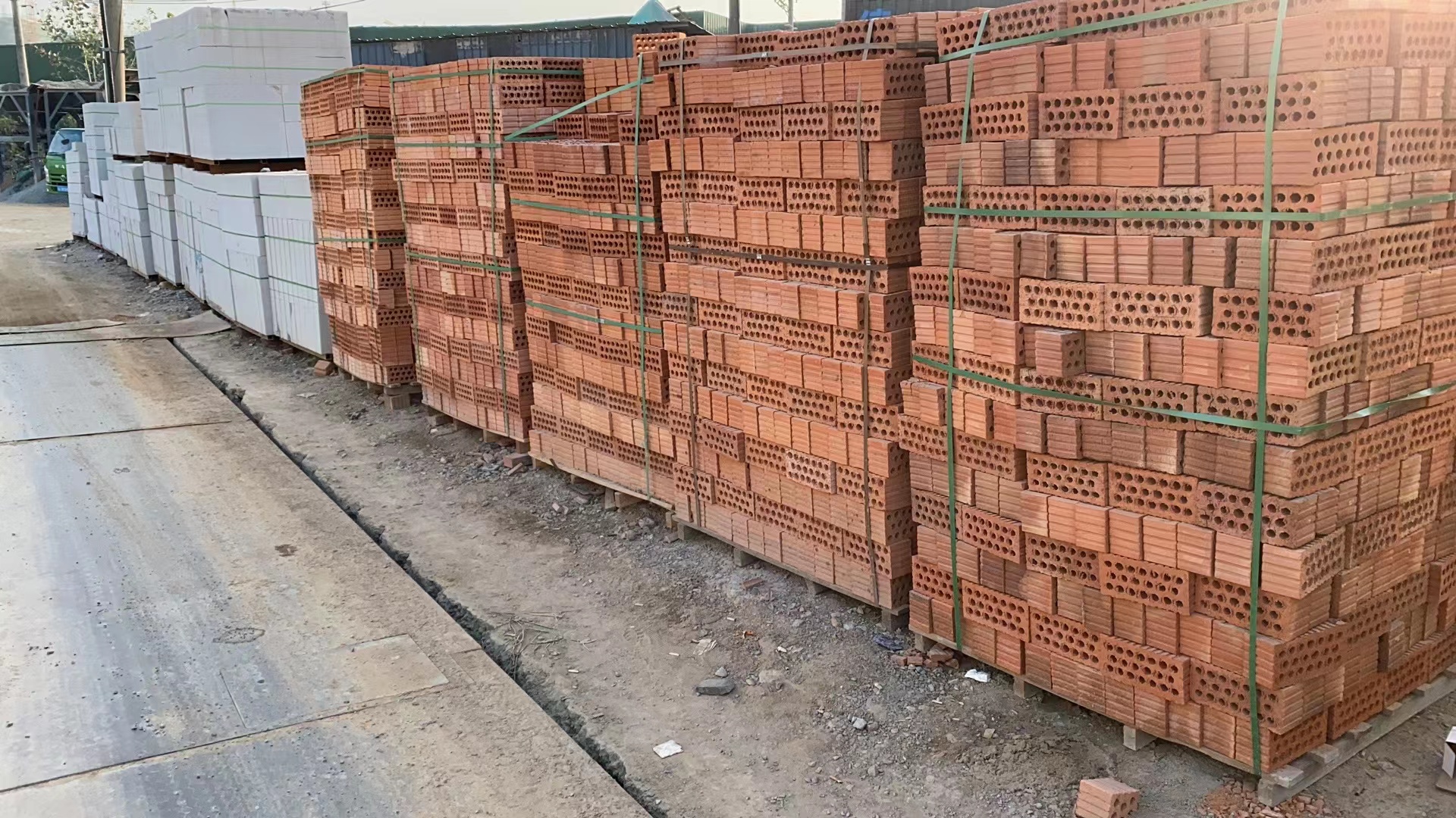 杭州黄沙水泥砖块沙石价格表 联系方式18758275803 批发零售配送