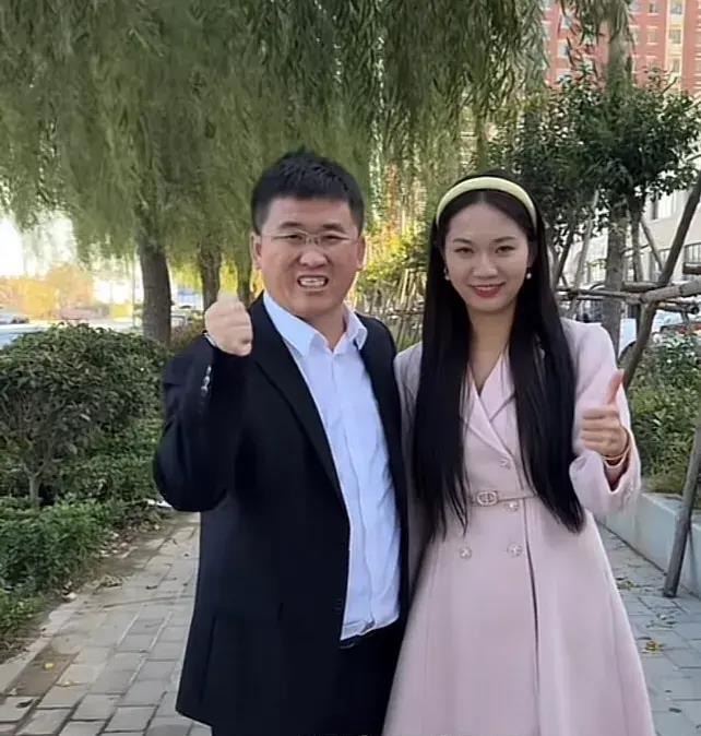 恭喜!38岁网红姜涛将与小17岁方飘飘结婚,自曝是九红介绍的