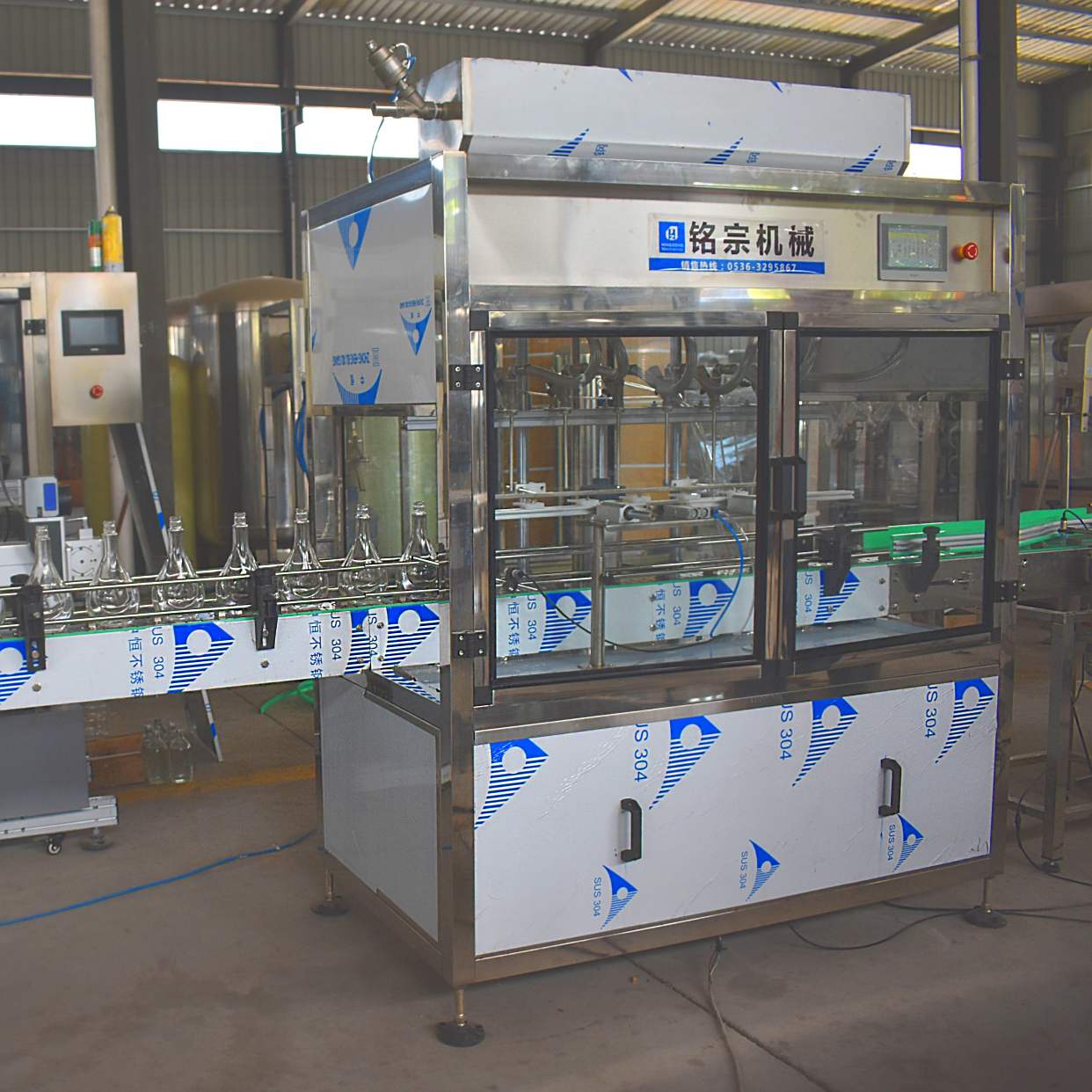 白酒灌装机,白酒灌装机设备生产线在灌装过程中需要注意什么问题