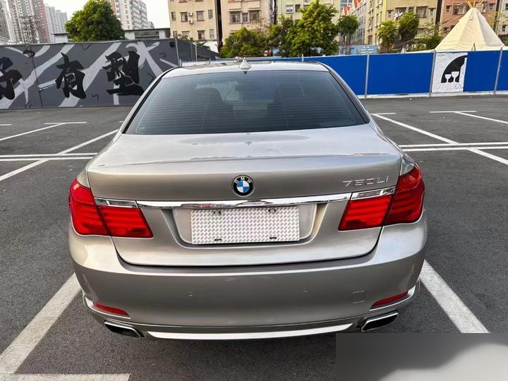 是源自德国bmw的顶级豪华轿车,隶属于宝马7系系列,并且仅在其本土德国