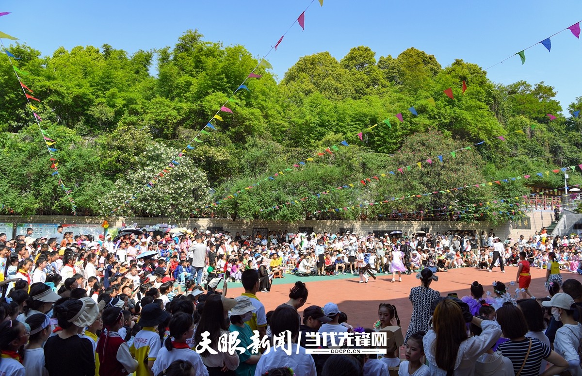 学习二十大 争做好少年!贵阳市甲秀小学举行庆祝"六一"文艺汇演活动