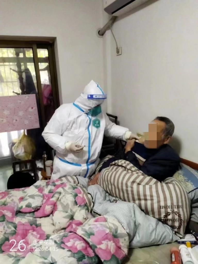 社区医生邱利民27年如一日"利"民不停歇