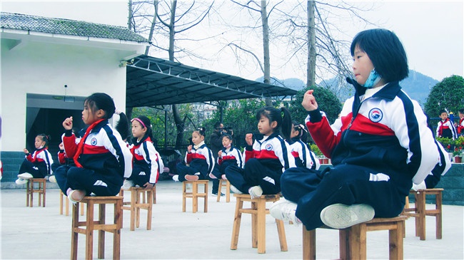 业州镇七里坪小学:多彩社团活动提升课后服务质量
