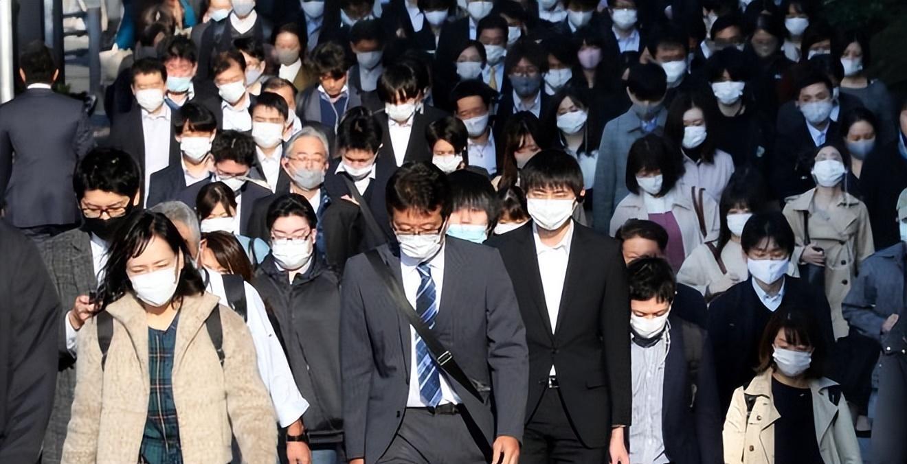 日本国内环境:青年生活颓废,长者喝酒等死,壮年被迫结束生命