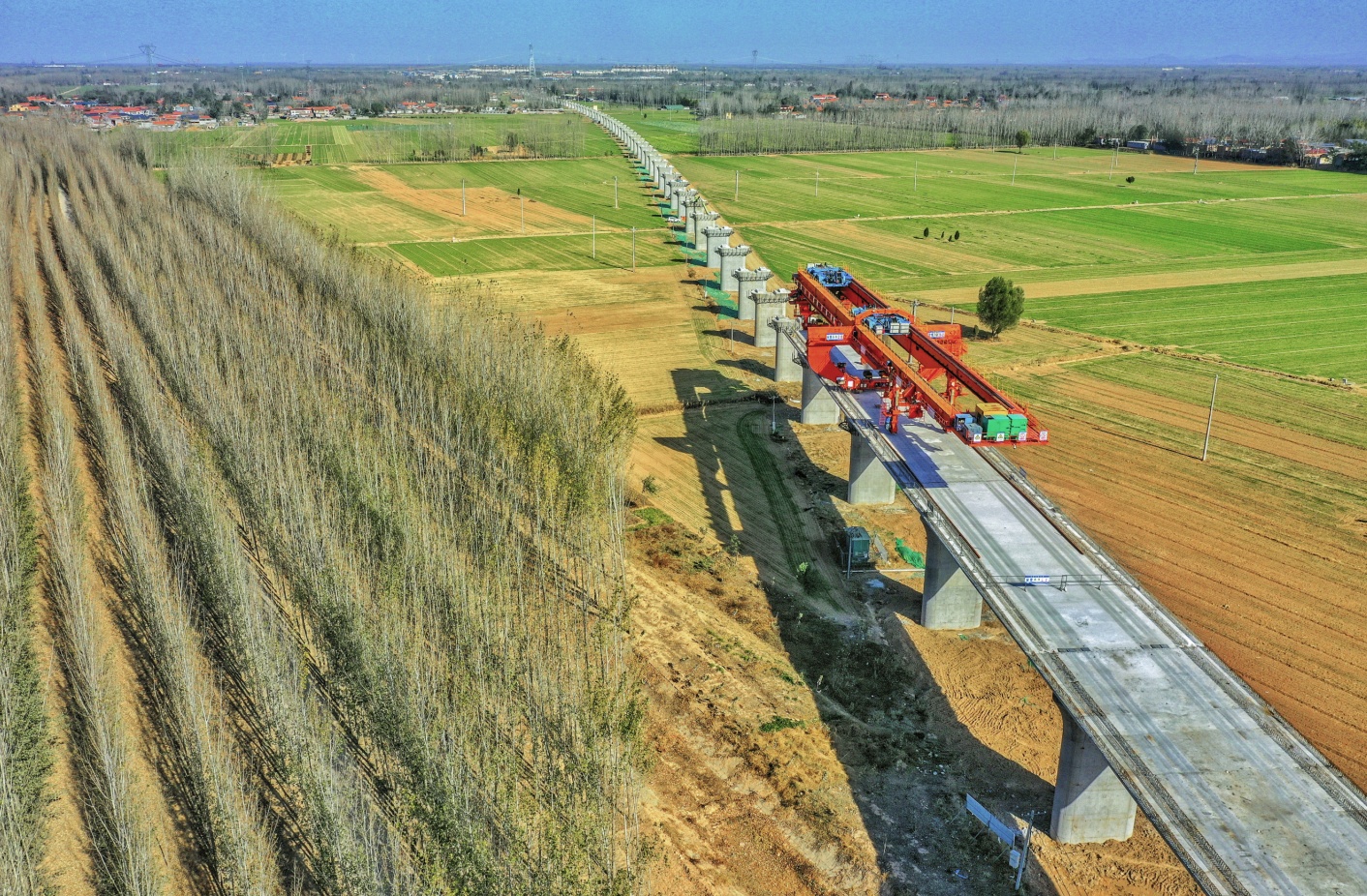 组图|雄商高铁黄河特大桥水中墩桩基承台已完成