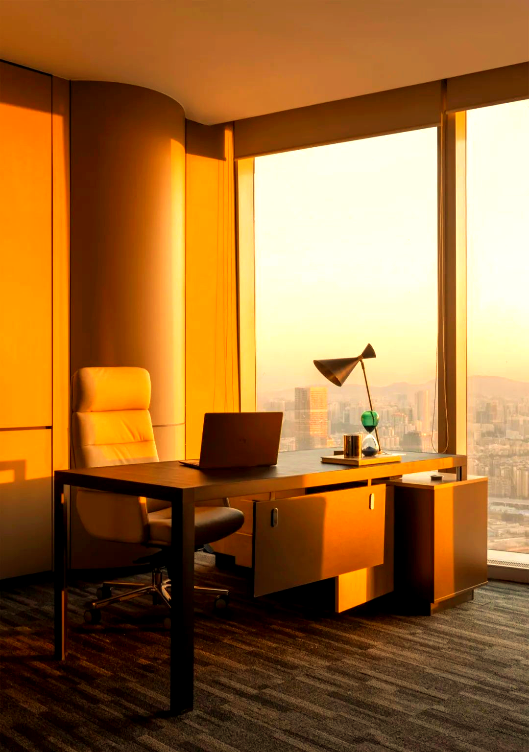 金融公司办公空间:展现高级感与多元场景的智慧设计