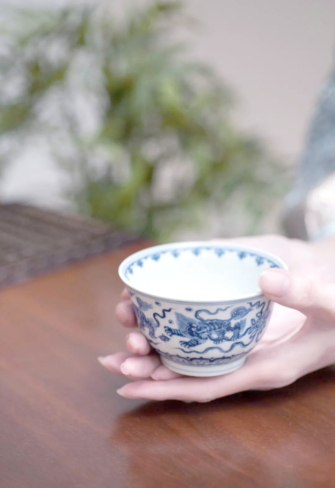 厚森窑青瓷:双狮戏绣球,吉祥图案的传承与演绎