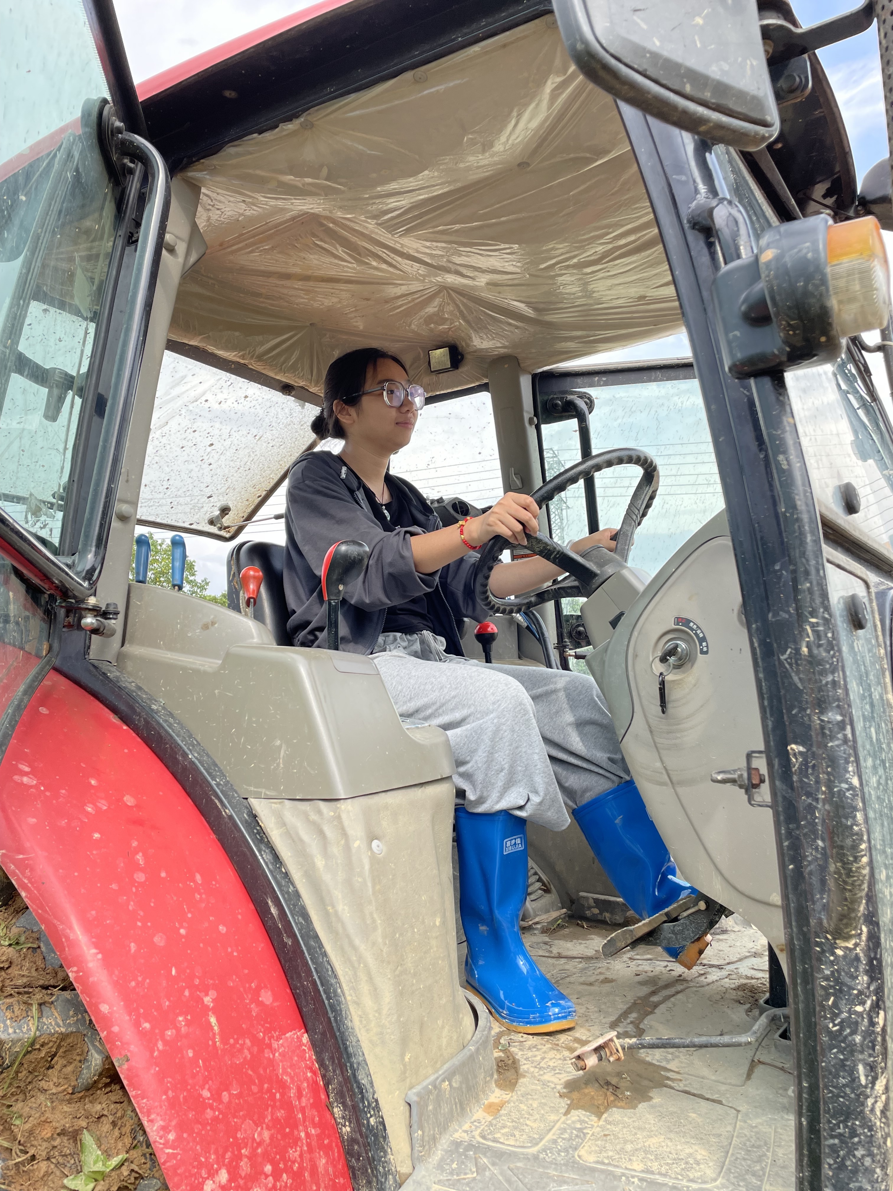 寻找四会新农人|张嘉丽:机械化生产"唤醒"千亩撂荒地