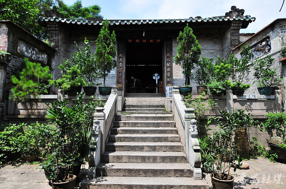 番禺这座康公古庙碑记丰富,保存了清代重建和重修的原貌