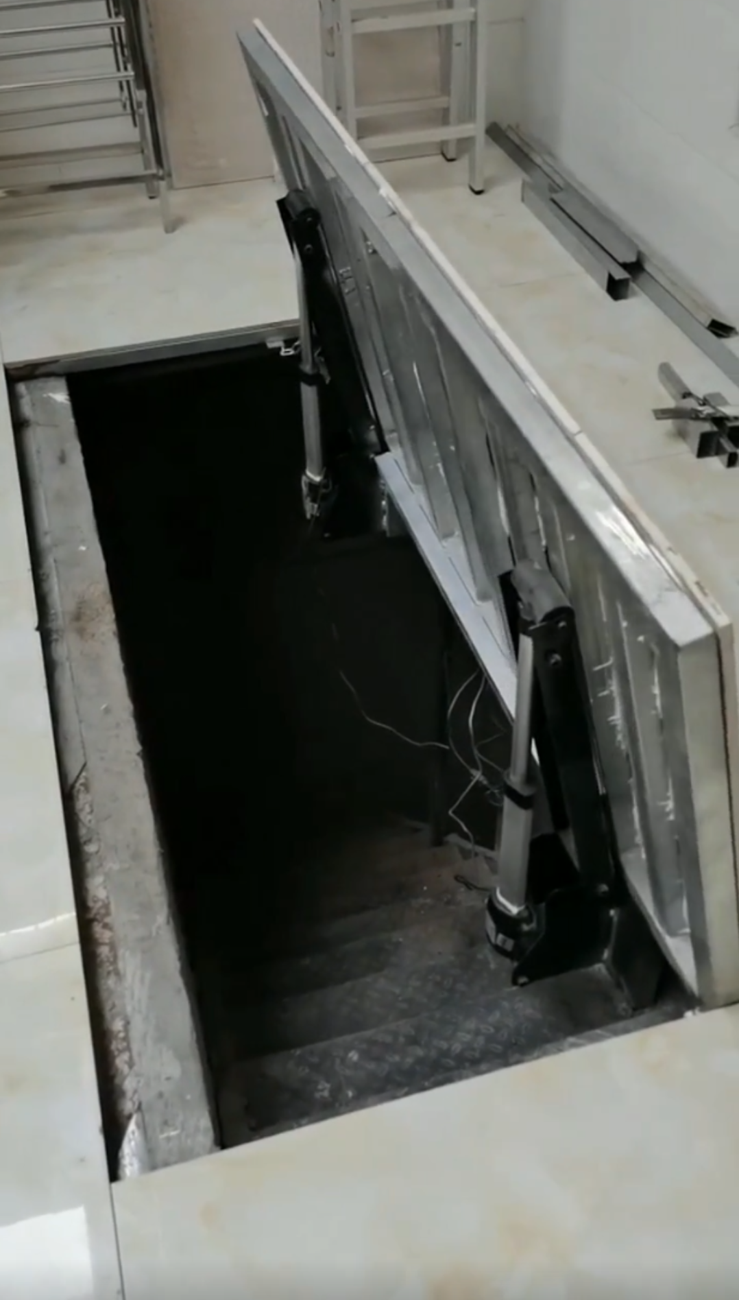 重庆随心定制地下室隐形门全自动遥控开门机