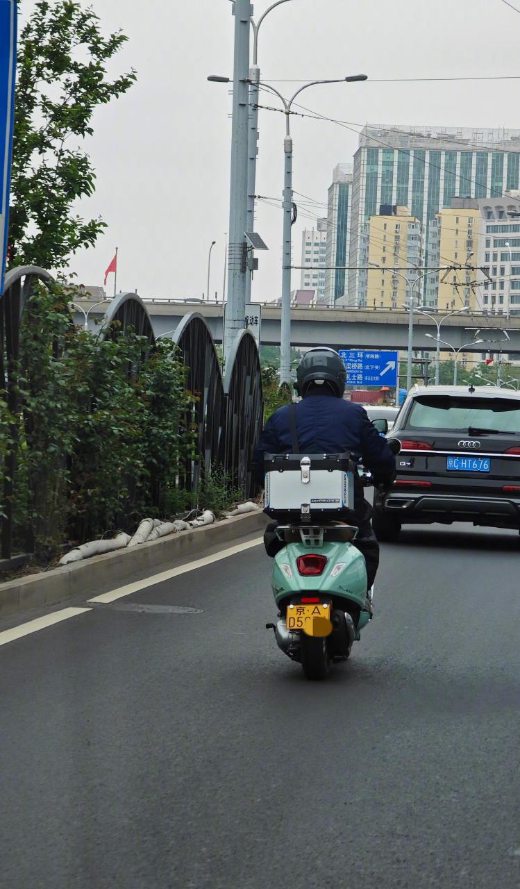 行走的50w~[允悲] (副驾拍摄)