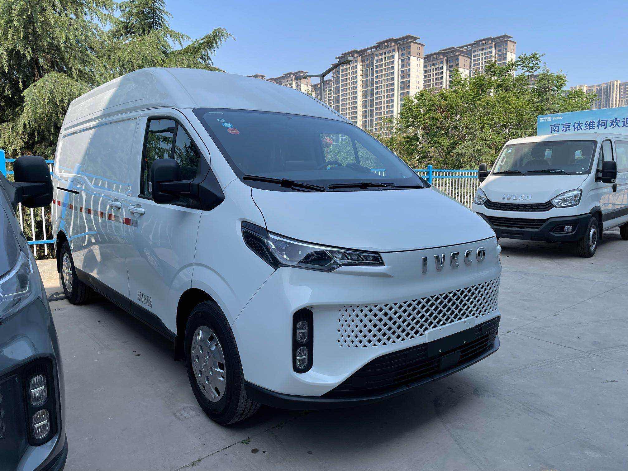 iveco货车报价图片