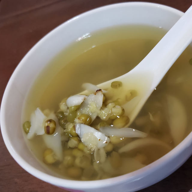 绿豆百合粥,清凉润肺,止渴消暑