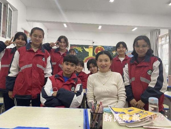 从"弱女子"到"单身汉"——记喀什六中的上海援疆女教师们