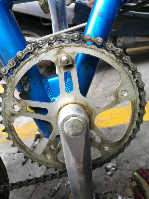 自行车前面链轮（自行车前链轮比后链轮容易脱链） 自行车前面链轮（自行车前链轮比后链轮轻易
脱链）《自行车前链轮比后链轮容易脱链》 自行车