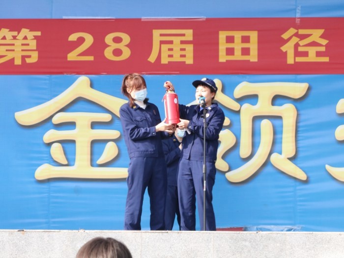 马鞍山工业学校开展2022年规范使用灭火器演练活动