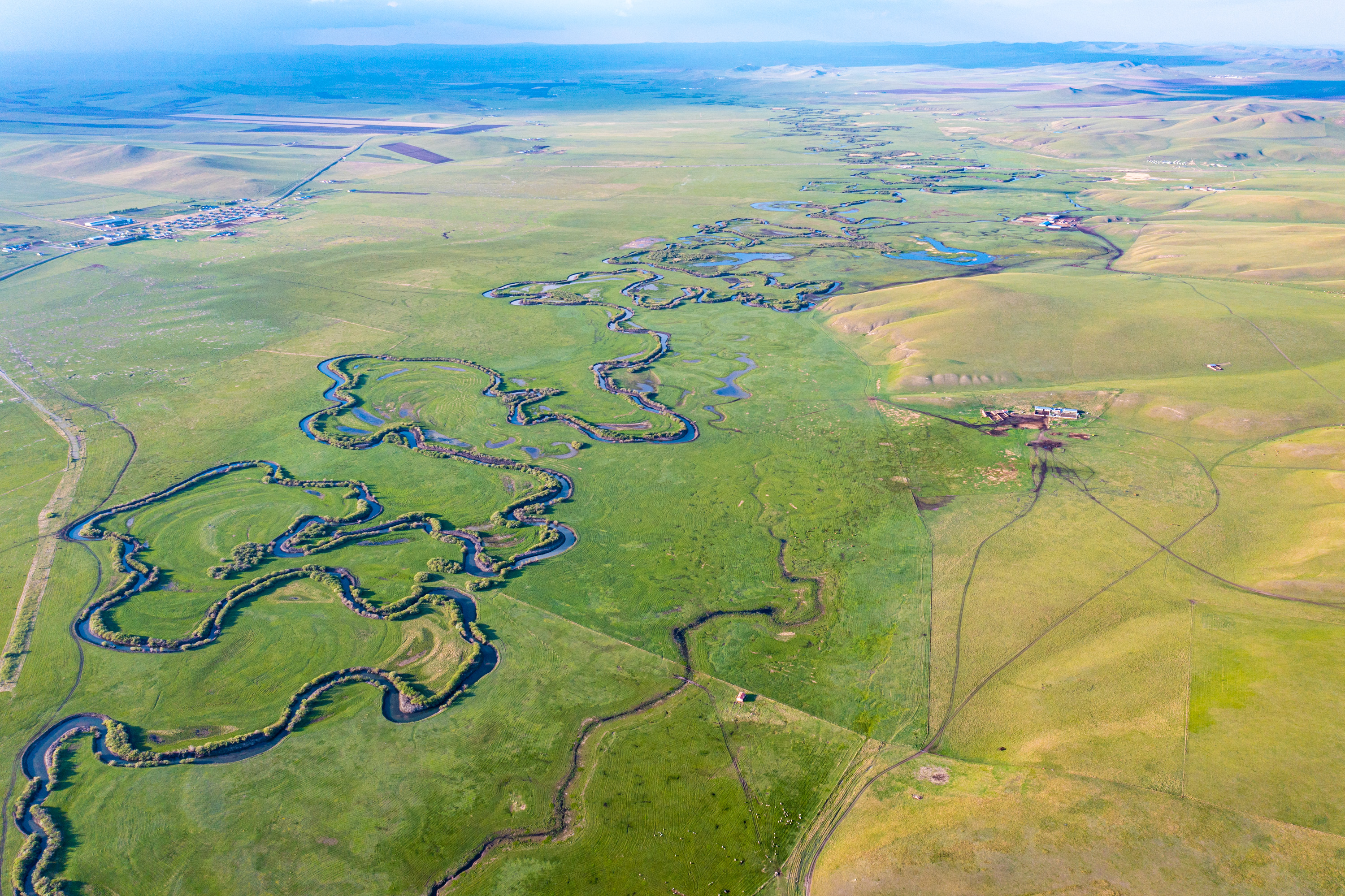 夏日乌拉盖草原
