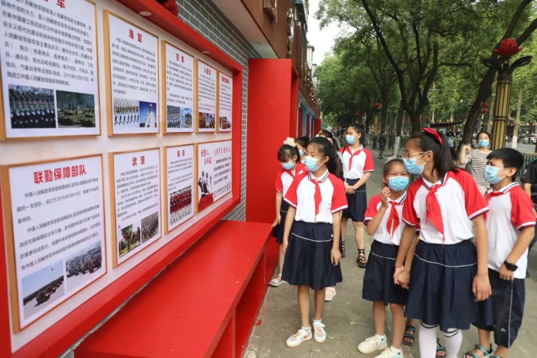 西工区国防教育军史宣传长廊建成揭幕