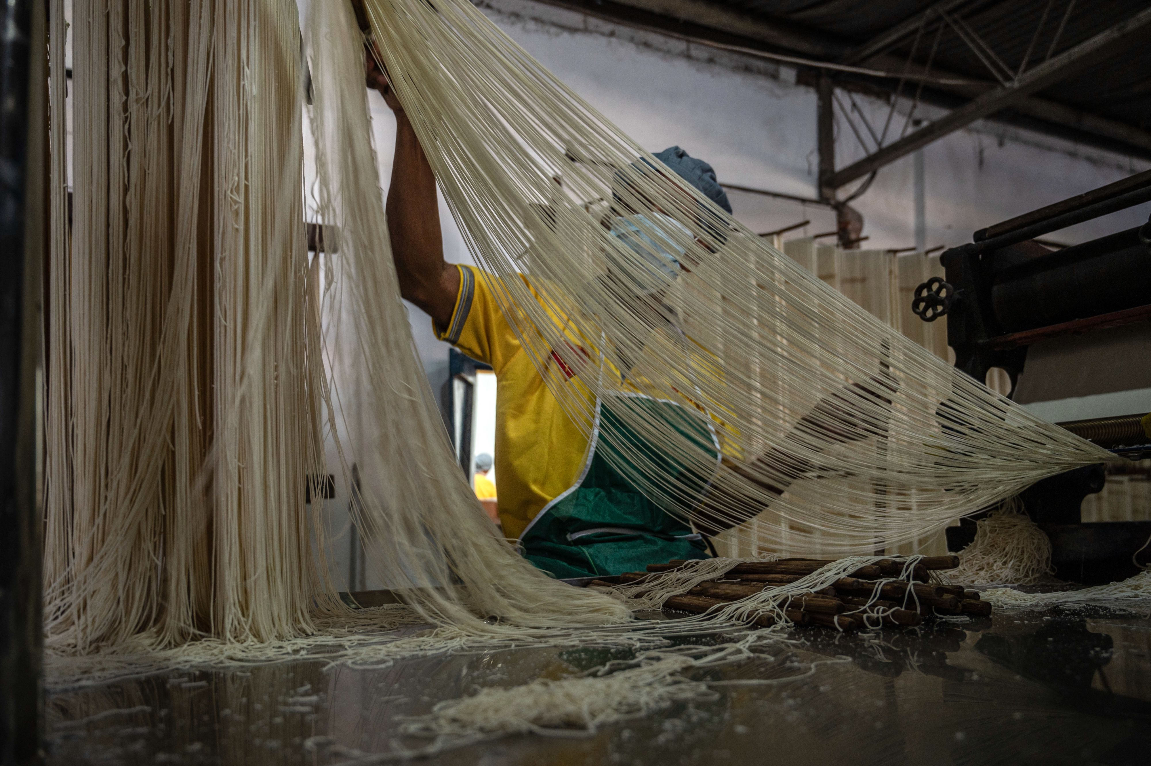 印度尼西亚:制作面条