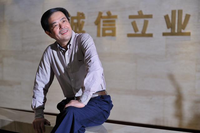 李水荣豪赌扩张铸造4000亿荣盛系 荣盛石化2686亿负债悬顶股价两年跌