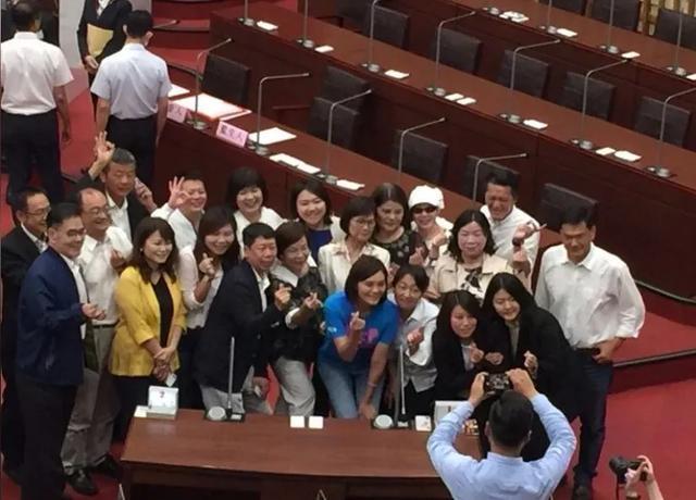 高雄市议会议长,国民党总算保住了