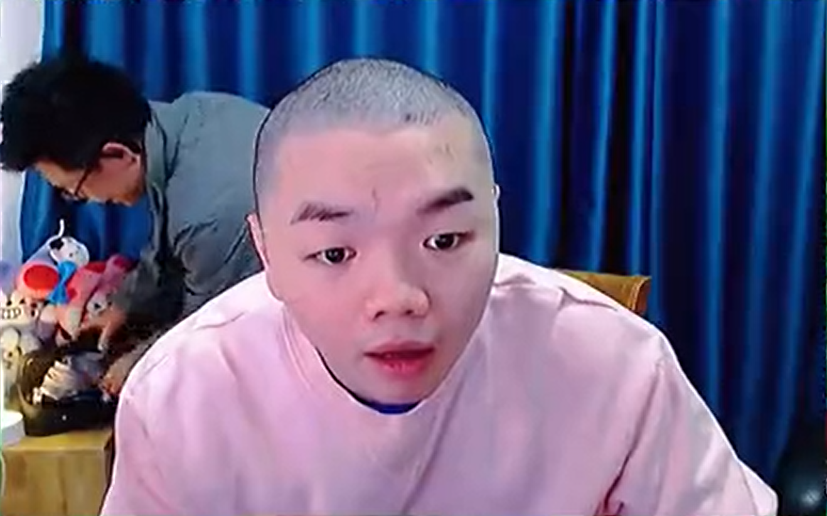 张老三冲百胜失败自剃光头,北慕查房笑了:我宁愿马桶倒立洗头!
