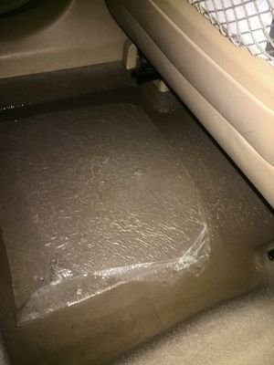 汽车地毯进水怎么处理要多少钱?