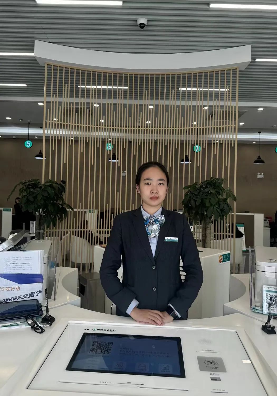 最美自强者 张茜张茜现任中国农业银行安新县支行营业室客服经理