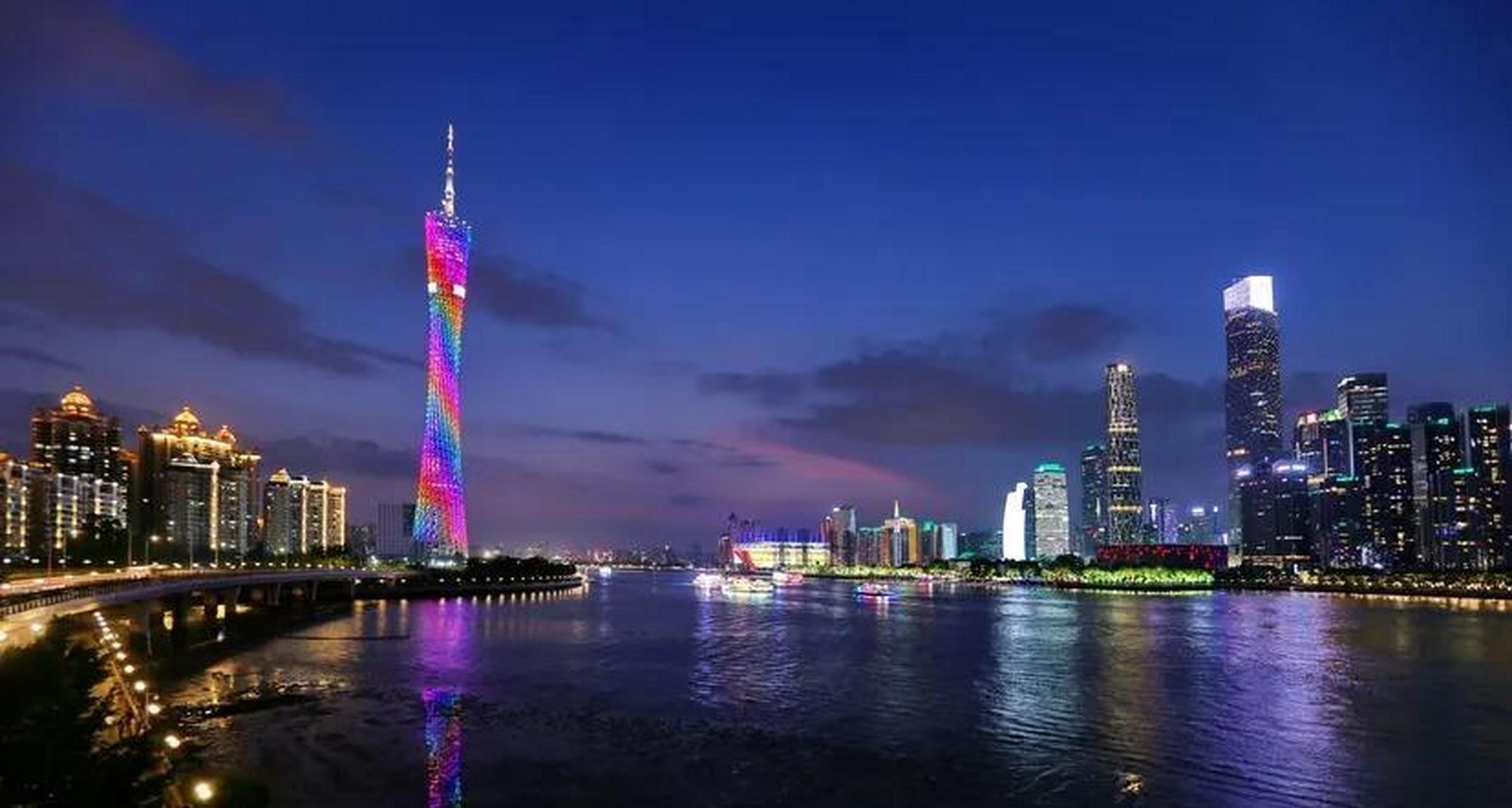 中国各大城市房价排行:  深圳:平均房价6.3万元 上海:平均房价6.