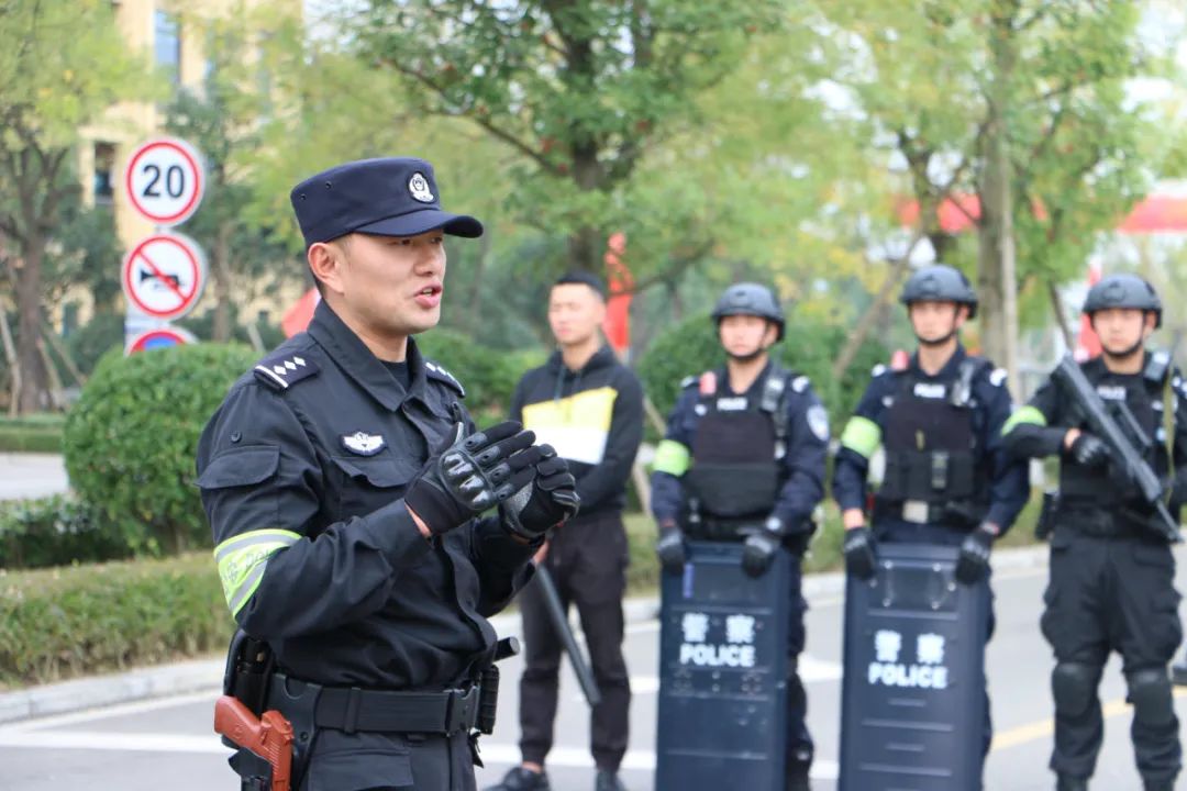 成都警察钟翔:要做就做最好,要争就争第一