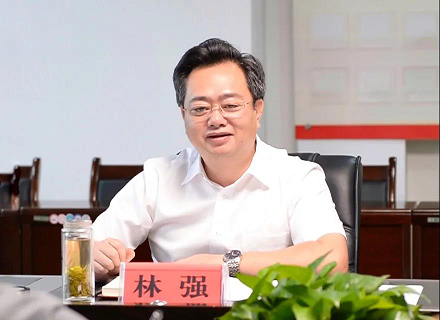 温岭:温岭市委副书记,市长林强调研人力社保局工作