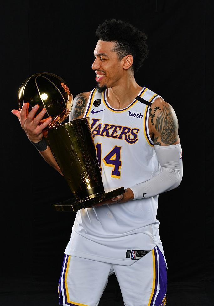 丹尼-格林:如果我必须卖掉一枚冠军戒指,我也会卖掉湖人队!