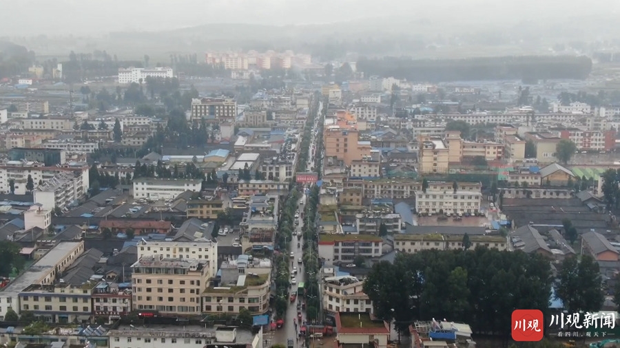 视频|凉山布拖县:90后彝族妈妈在家就业 工作带娃两不误